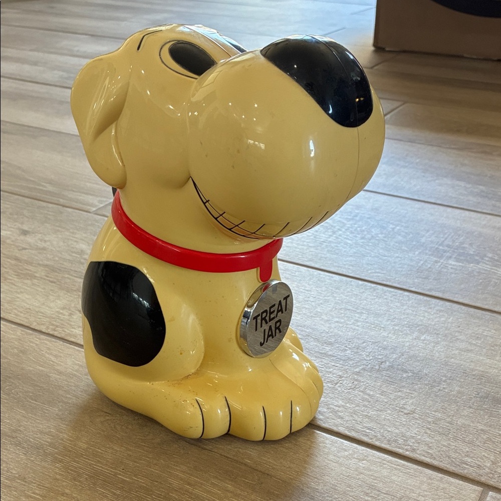 Vintage Yellow & Black Dog Treat Jar with sound and new batteries .